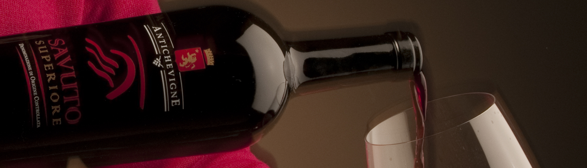 Label design vini -etichetta savuto classico